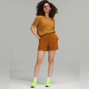 Lululemon Loungeful High-Rise Short 4"